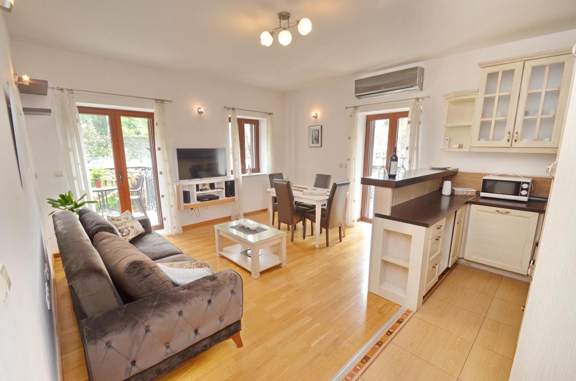 Fiumera Kotor Apartment ภายนอก รูปภาพ