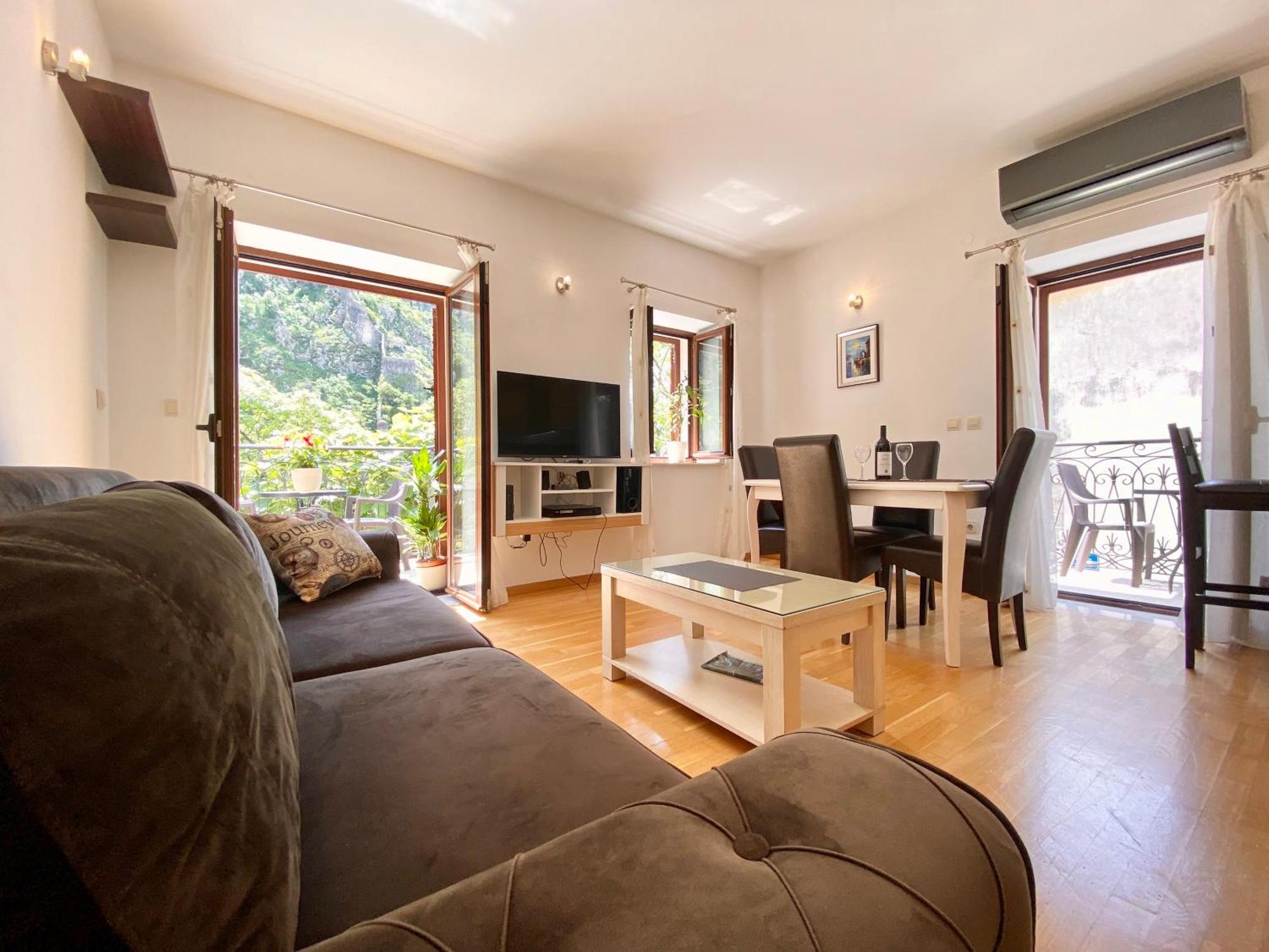 Fiumera Kotor Apartment ภายนอก รูปภาพ