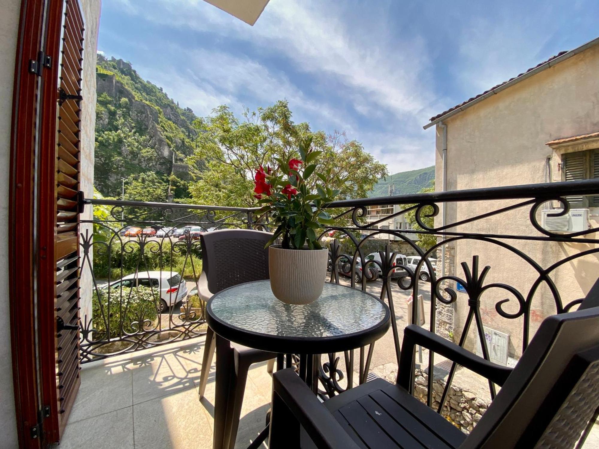 Fiumera Kotor Apartment ภายนอก รูปภาพ